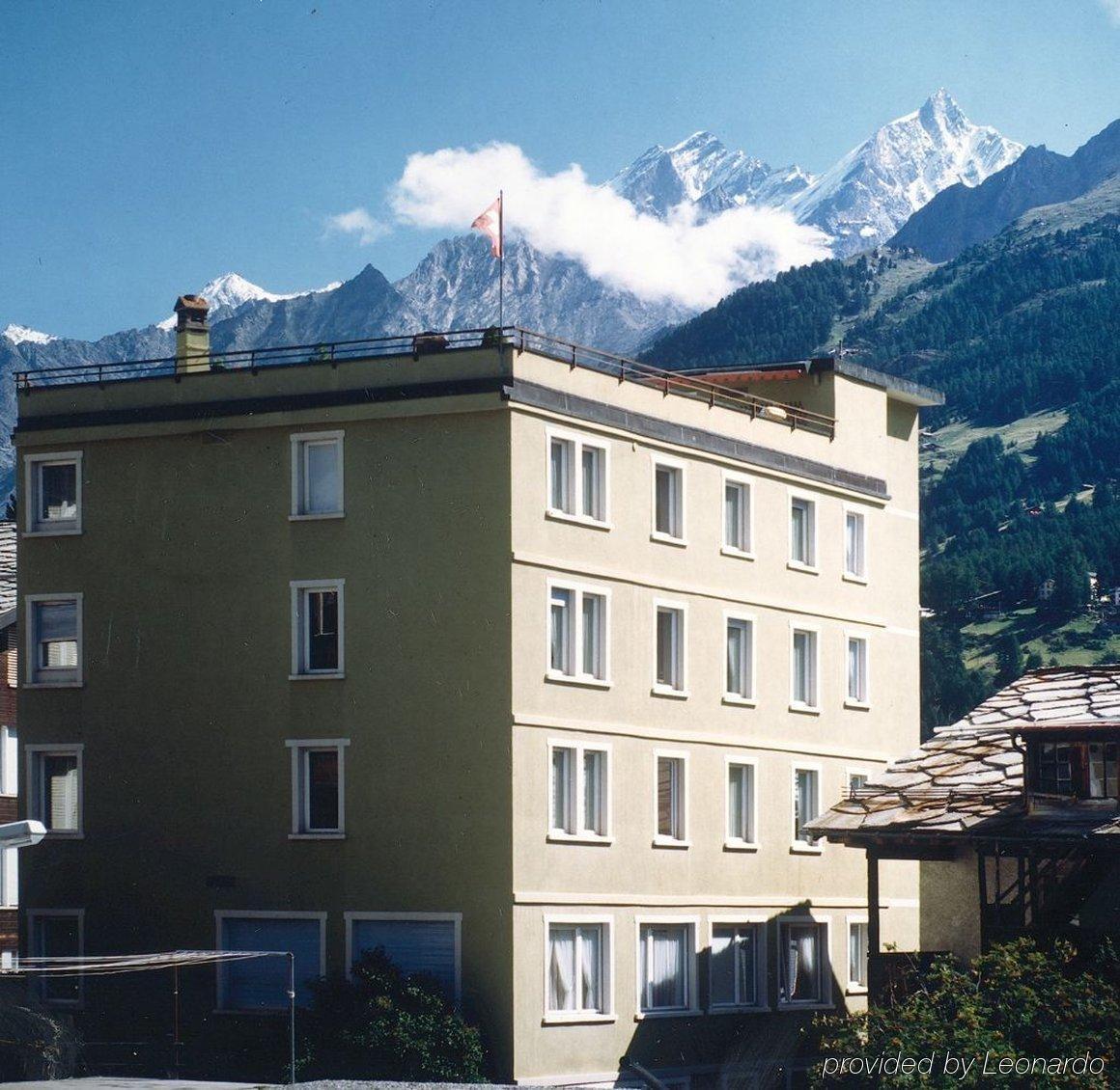 Le Petit Charme-Inn Zermatt Exterior foto